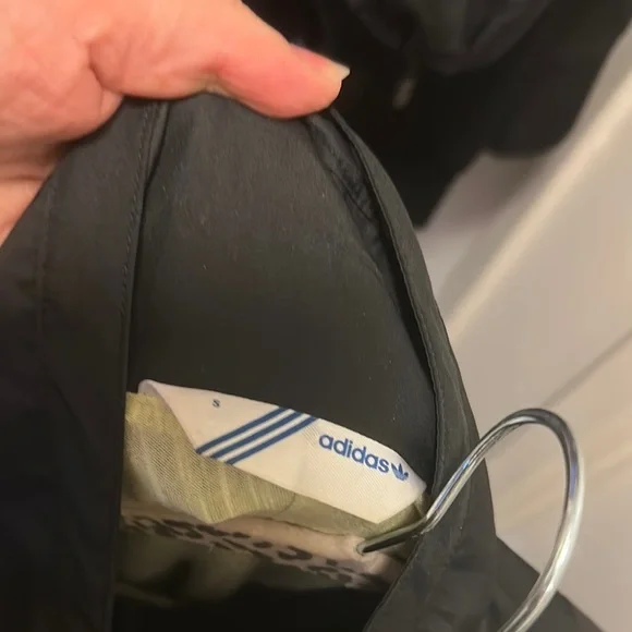 Adidas Black Bomber Jacket with Ribbed Cuffs - Picture 8 of 8